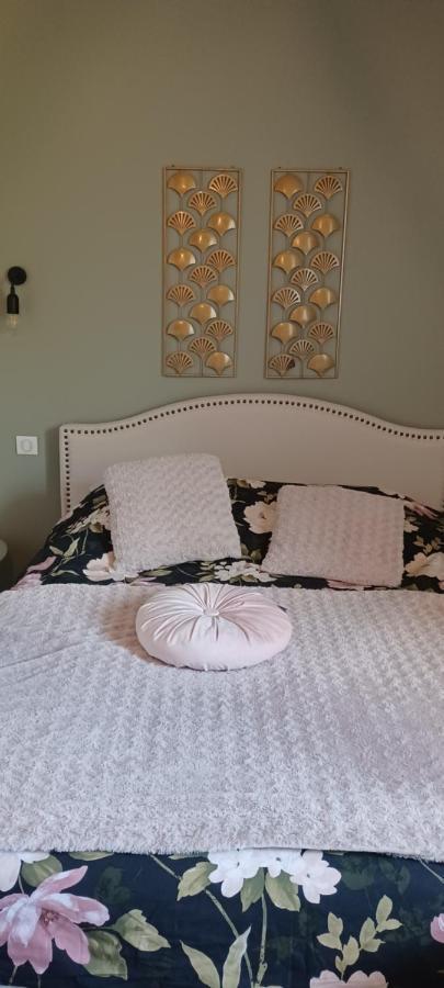 Au Champ Du Douits Bed & Breakfast